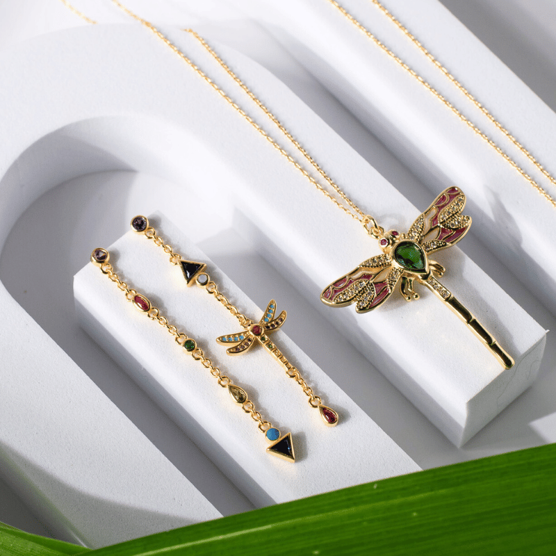 dragonfly_long_stud_earrings_and_green_dragonfly_necklace_best