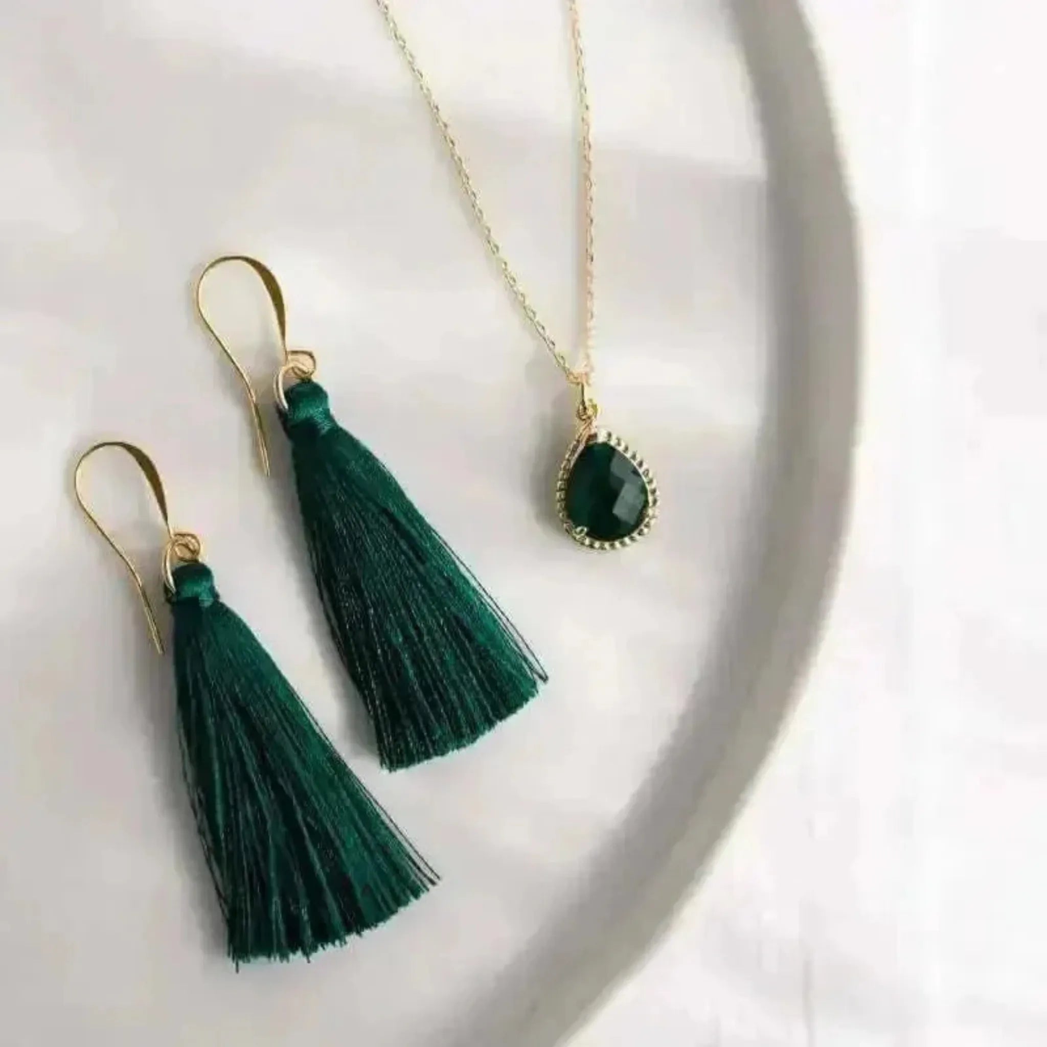 Emerald Green Exquisite Necklace | May Birthstone