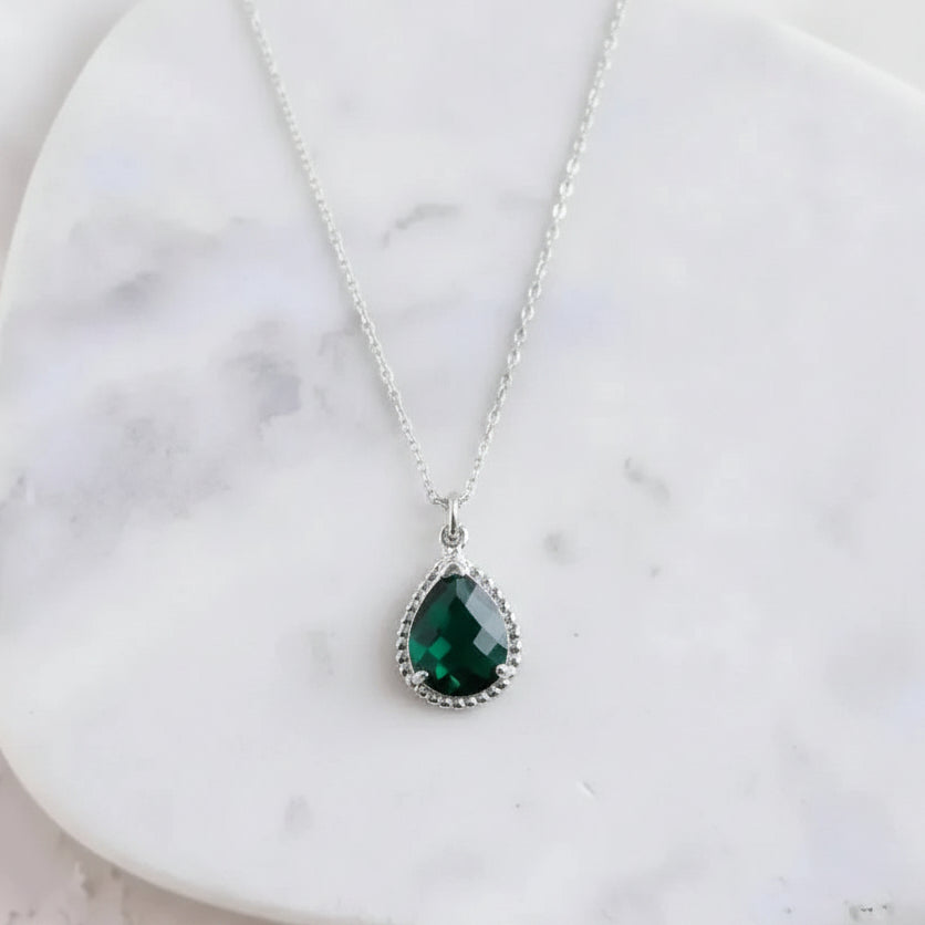Emerald green necklace, earrings and bracelet set in gold, May birthstone jewelry