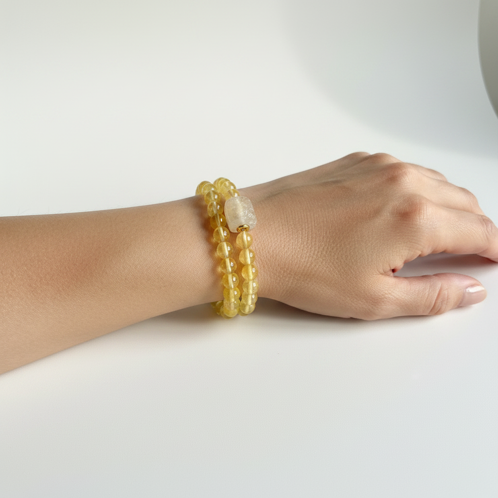 Natural citrine stretch bracelet beads in honey gold, detail view — November birthstone jewelry