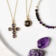 Round Locket Necklace for Photos and Memories