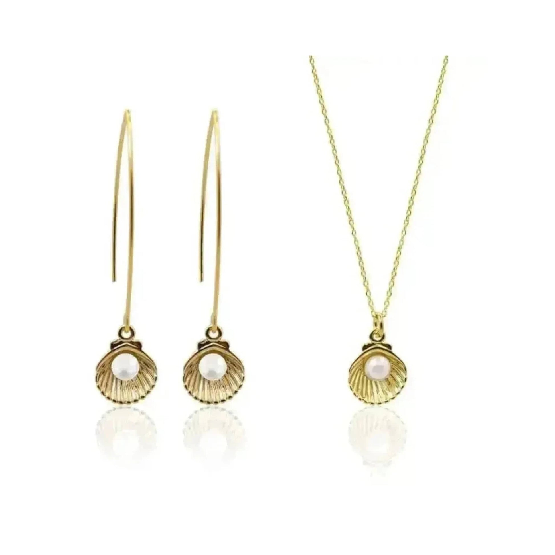 jewelry set with gold shell with a pearl inside 