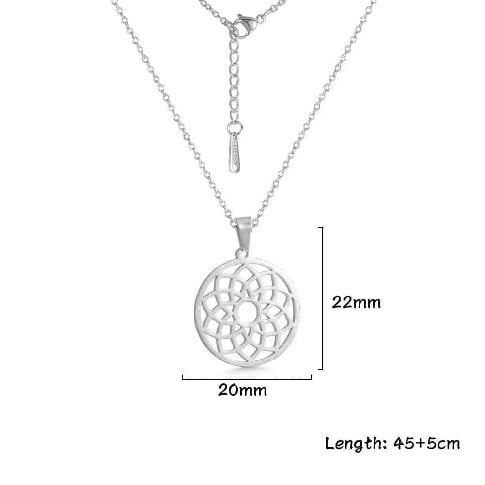 Silver necklace with a circular pendant on a white background, showing measurements and weight.