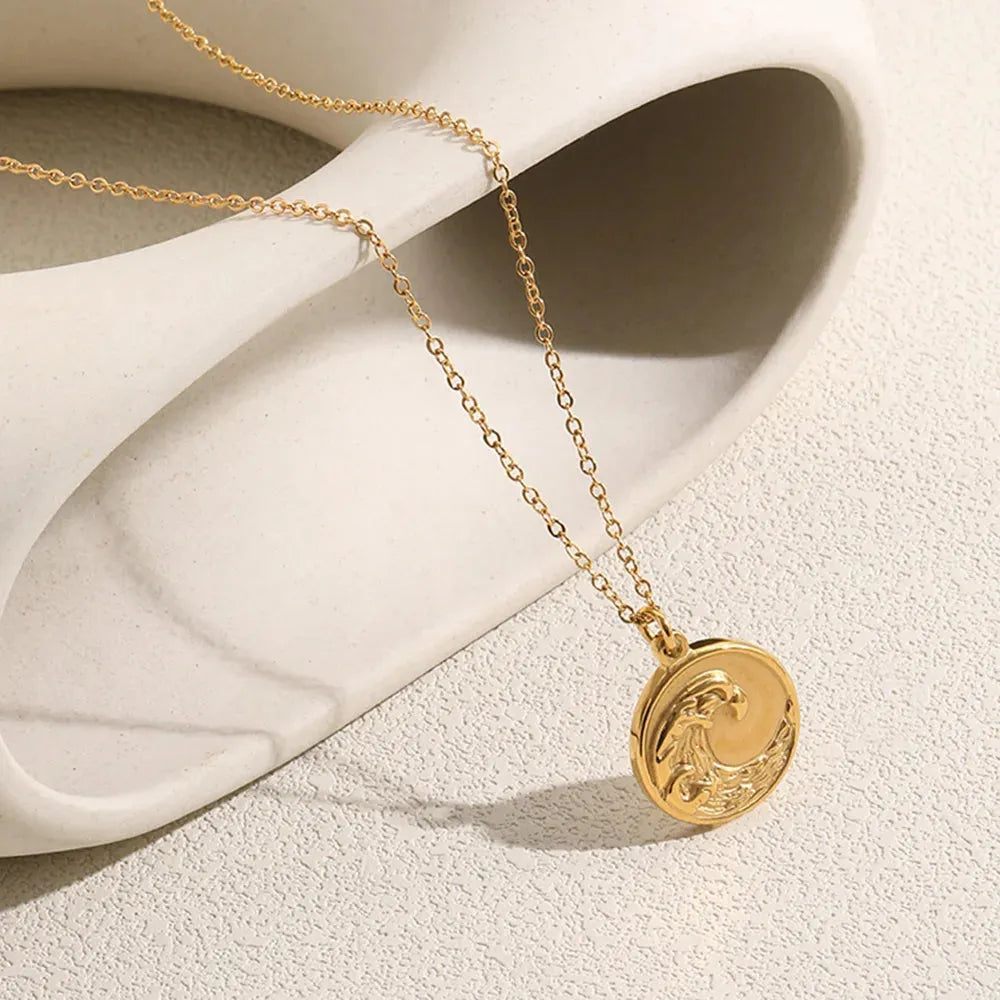 wave_necklace_gold_stainless_steel